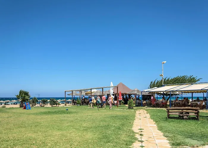 Pinelopi Beach Suites
