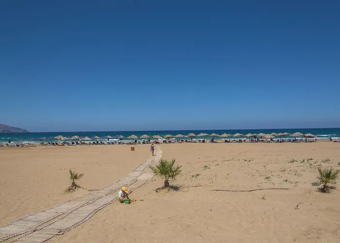 Pinelopi Beach Suites